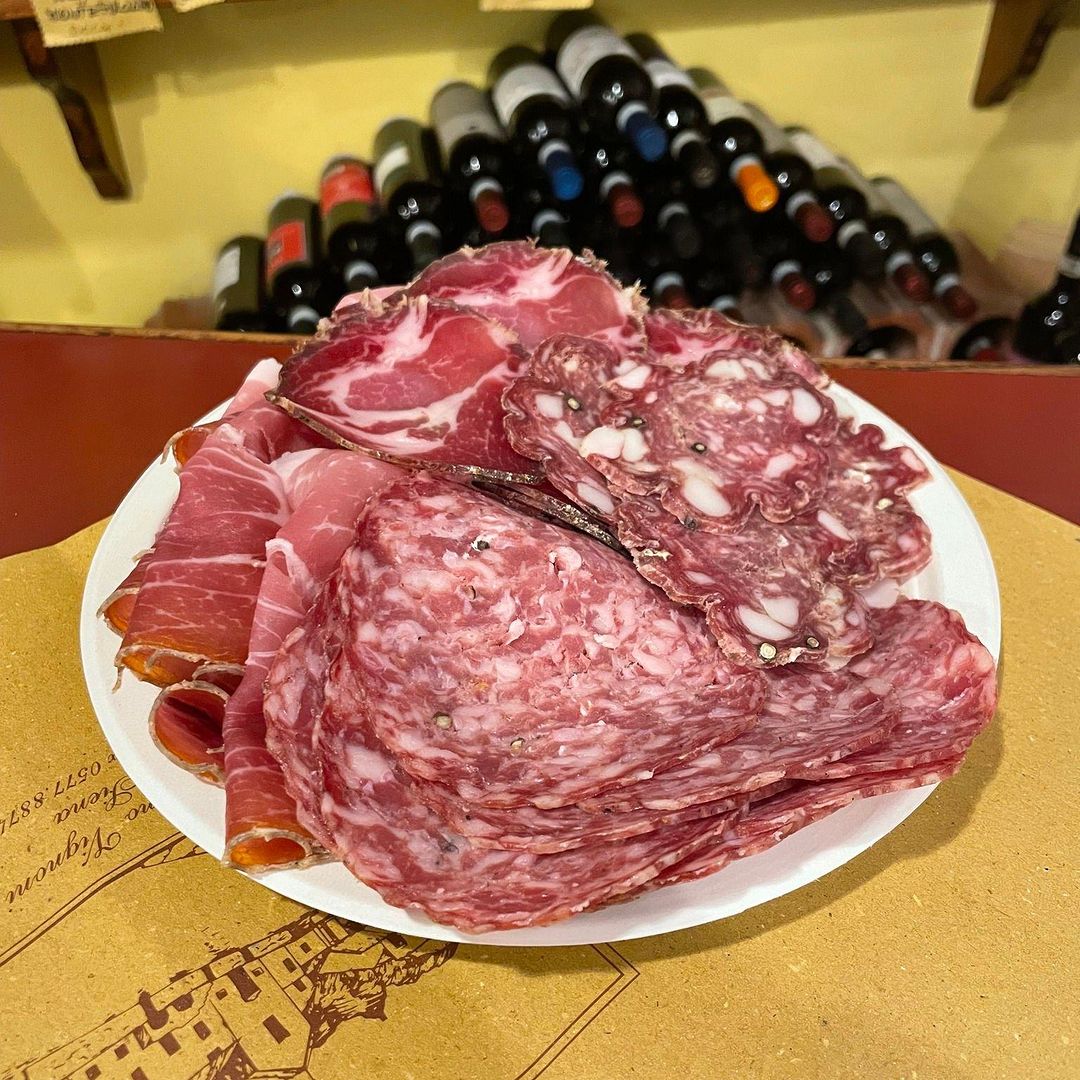 negozio tipico di salumi a bagno vignoni